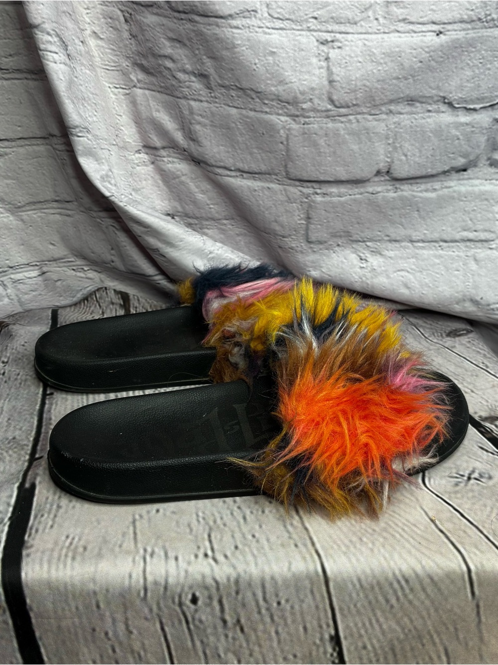 Women’s Multicolor Faux Fur Black Slide Maximalist Summer Sandals Size 9 GUC